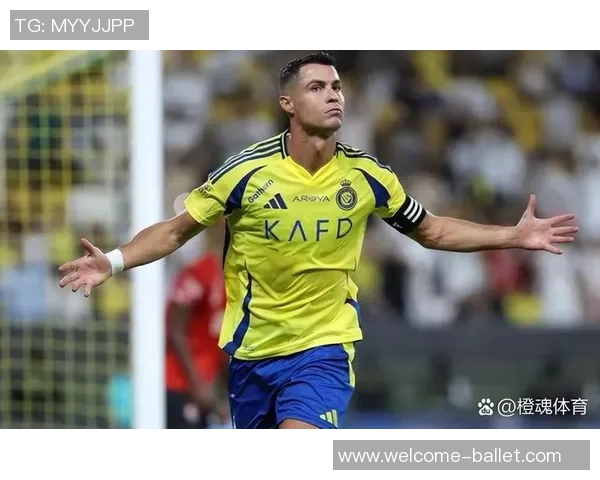 齐达内谈完美球员标准强调左右脚视野头球能力与C罗大罗进球天赋